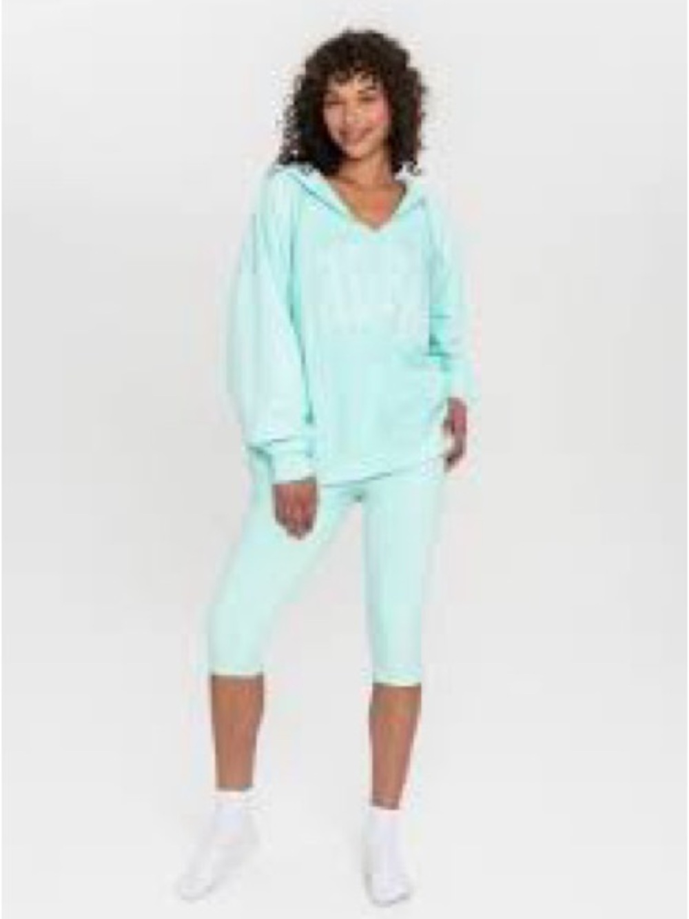 The bar split neck hoodie in mint